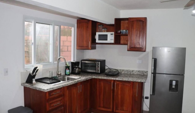 Comfortable 2 bedroom rental unit 10 min from SJO