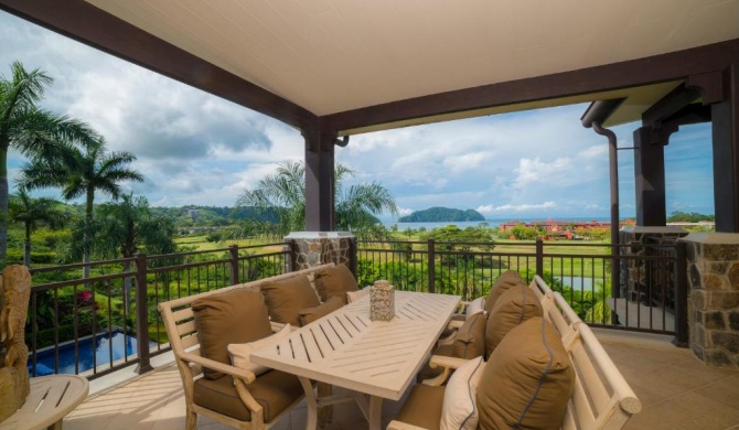 Ocean Views, ample terrace Vista Bahia