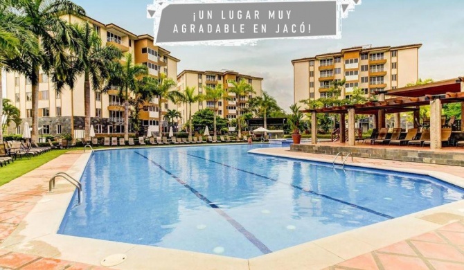 Family condo, pool, beach and surf