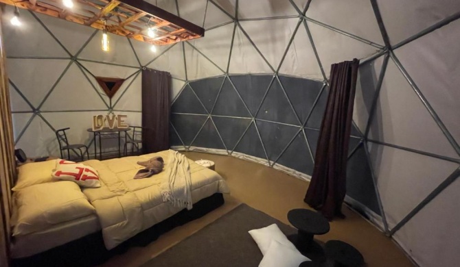 Poas Volcano Observatory Lodge & Glamping