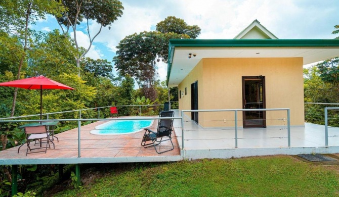 Toucan Villa Newer with WiFi & Pool - Digital Nomad Friendly