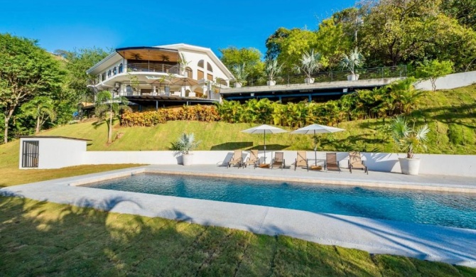 Casa Vista Prieta Ultra-Luxurious with Pool Gym and More