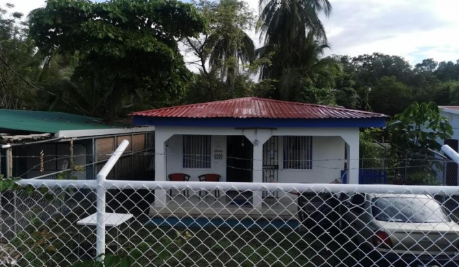 Casa de playa en Mata Limón Caldera Costa Rica