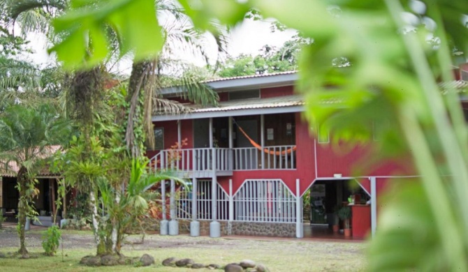 Islas del Río Hostel