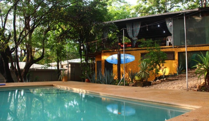 Pura Vida MINI Hostel - Tamarindo Costa Rica