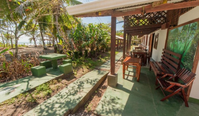 Cabinas Balcon del Mar Tortuguero