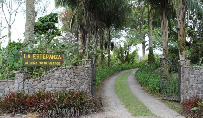 AQUIARES COFFEE FARM CASA HACIENDA LA ESPERANZA