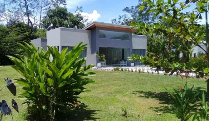 Lilan Nature, Modern House N°1, private swimming pool.