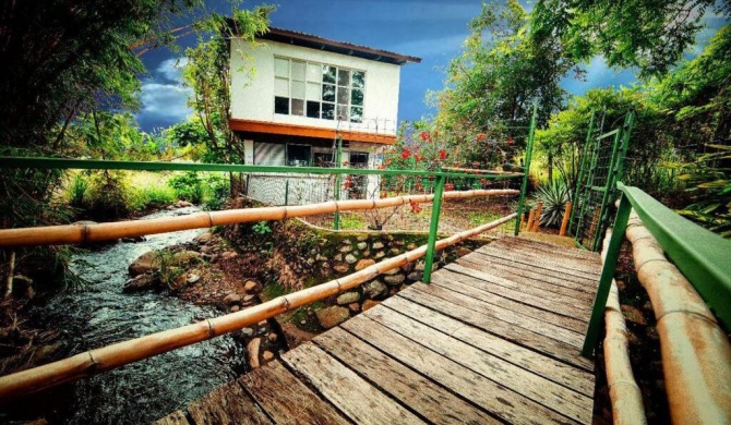 Rainforest Cabin in Escazu. Best of both words