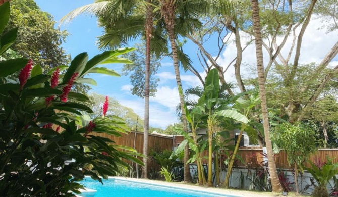 Casa Sandy Newly Remodeled with Private Pool Near Beach!